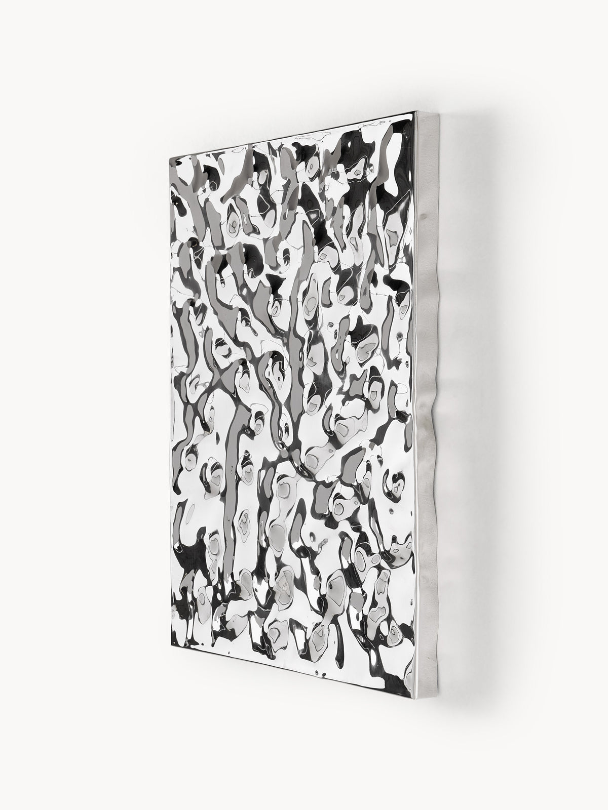 Splash Wall Object with Hammered Surface