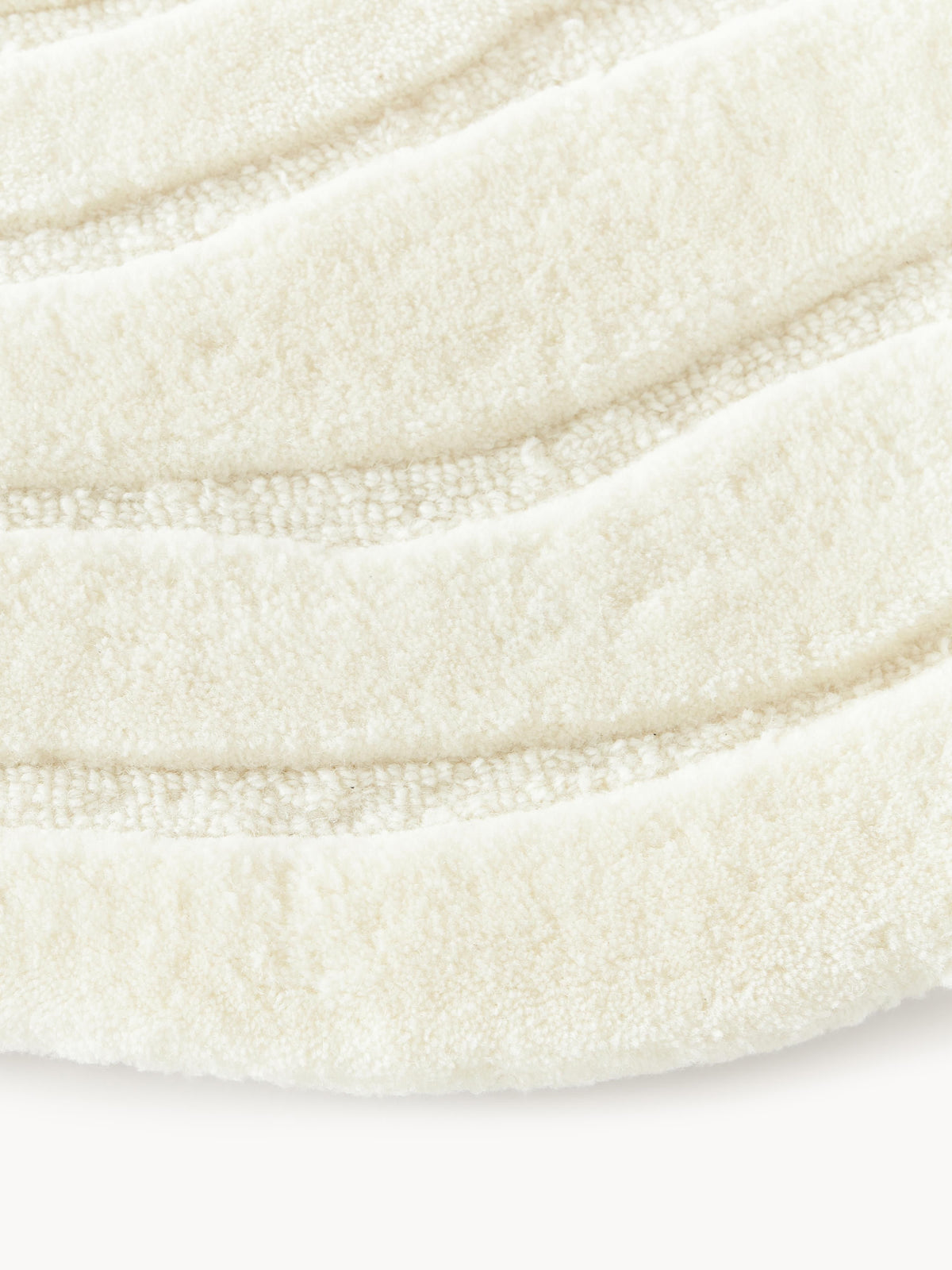 Niria Organic-Shaped Hand-Tufted Wool Rug