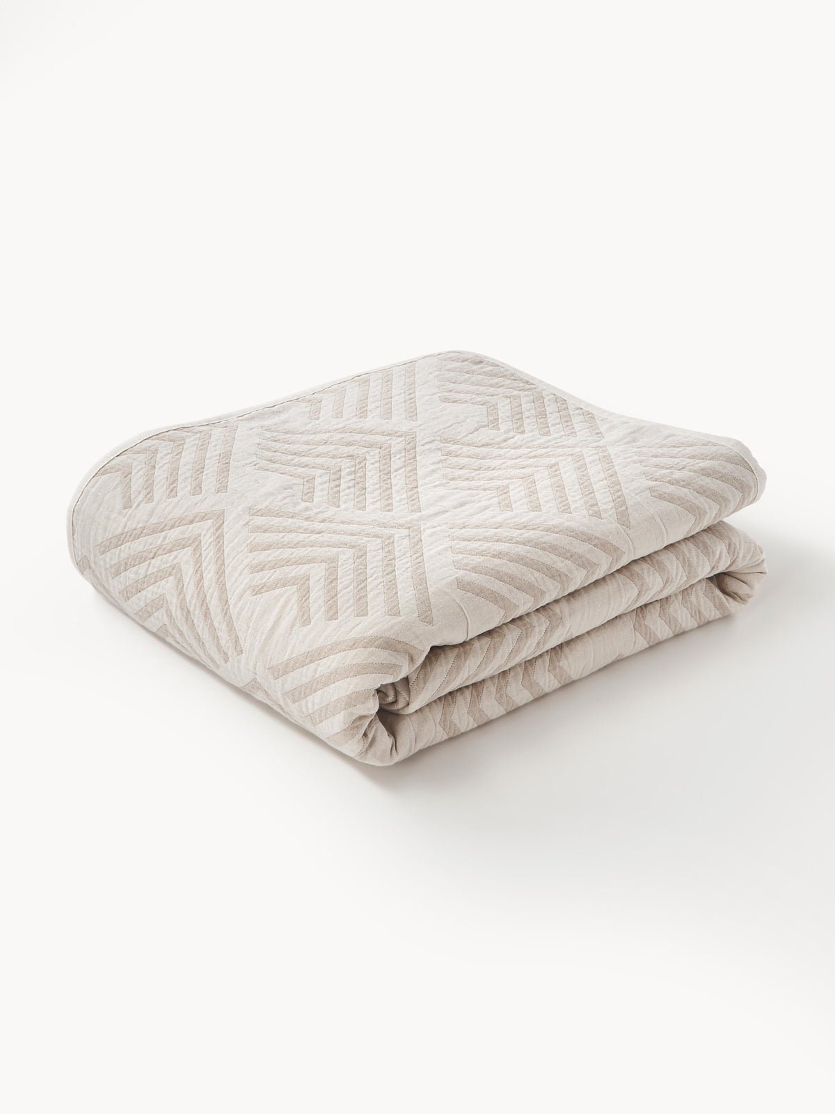 Gallery image 1 - Jacquard Bedspread Milano with Graphic Pattern