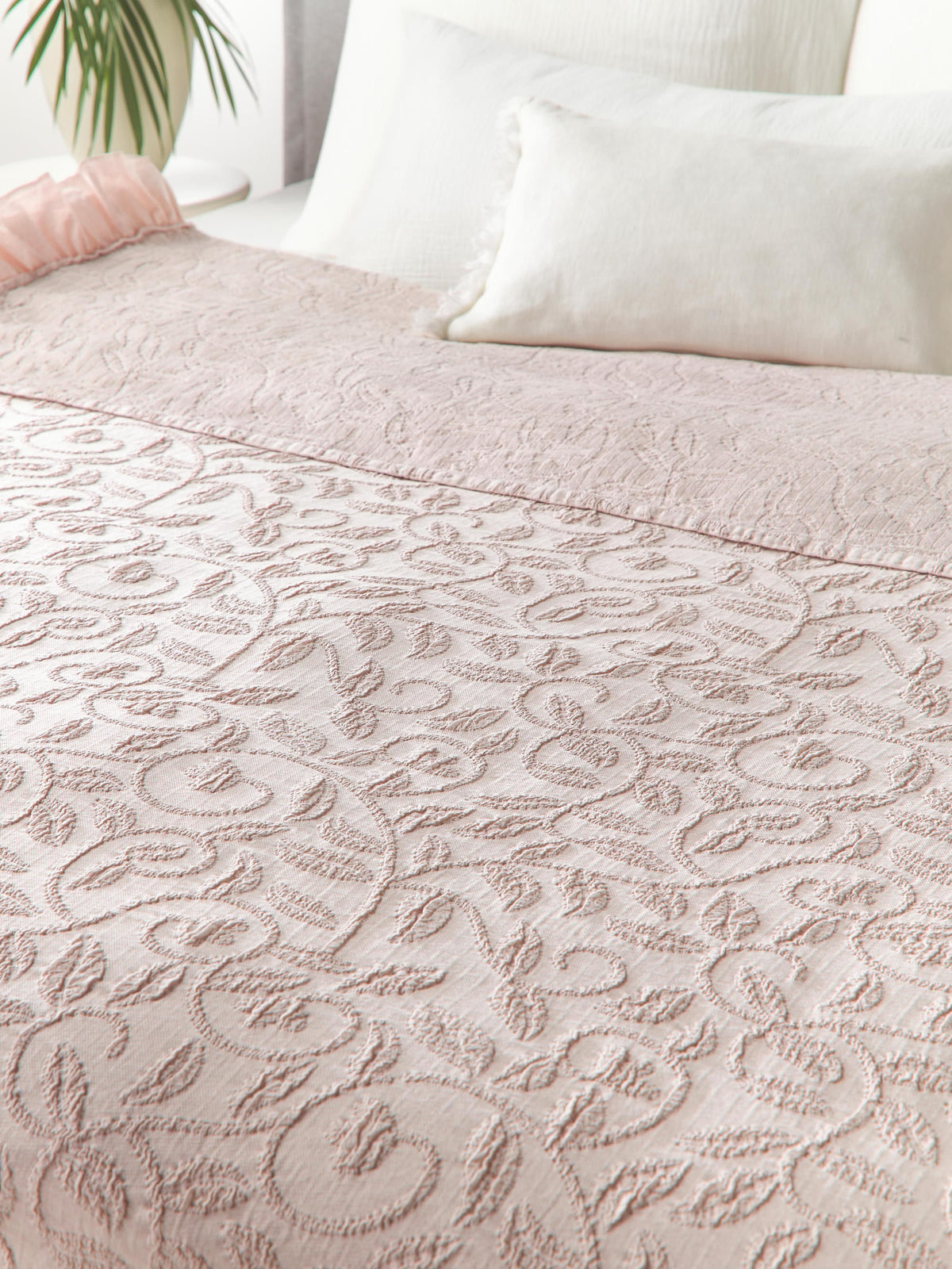 Clara Structured Cotton Blanket with Ruffles and Floral Pattern