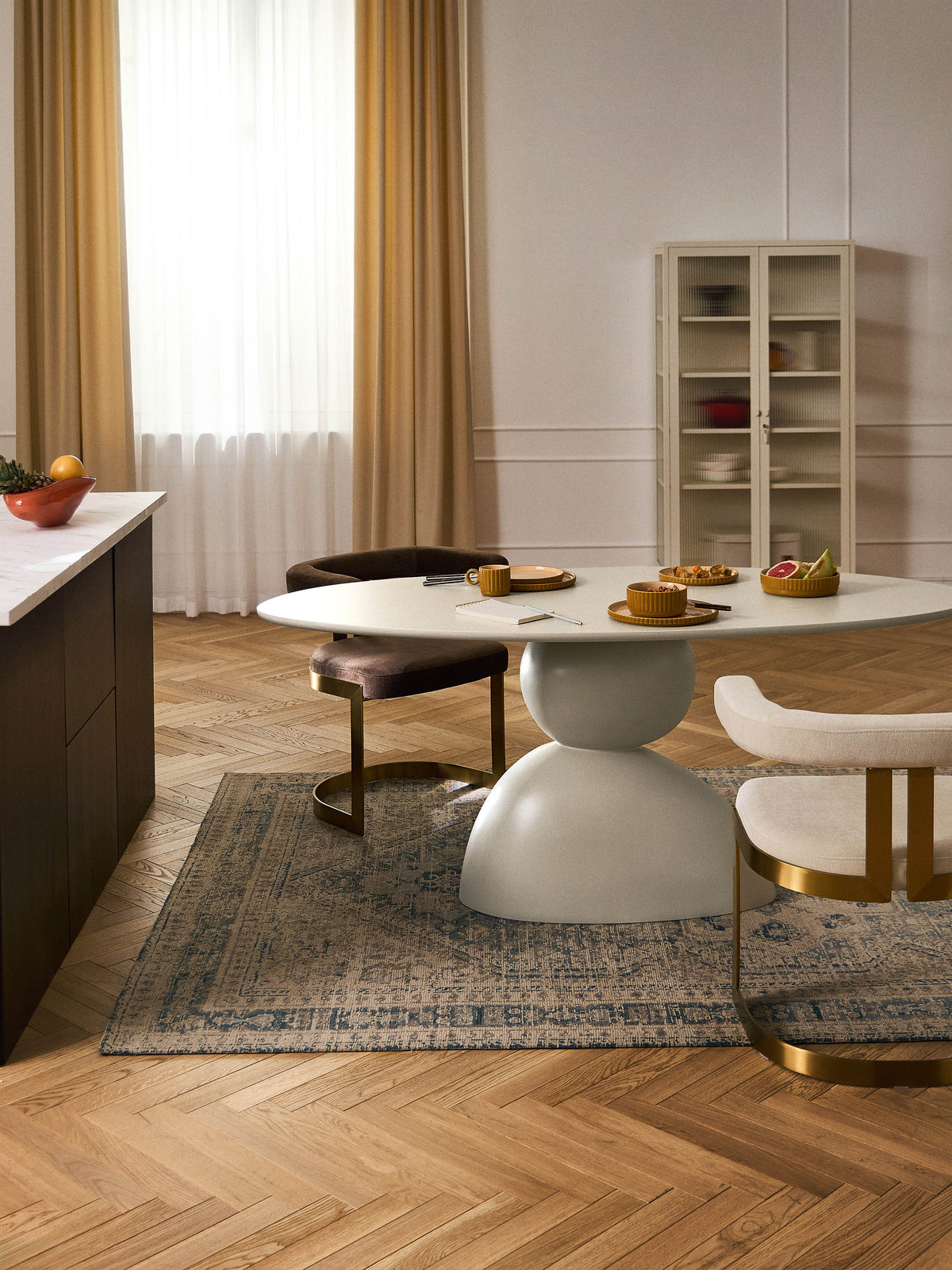 Sahra Oval Dining Table with Organic Design, 180 x 90 cm