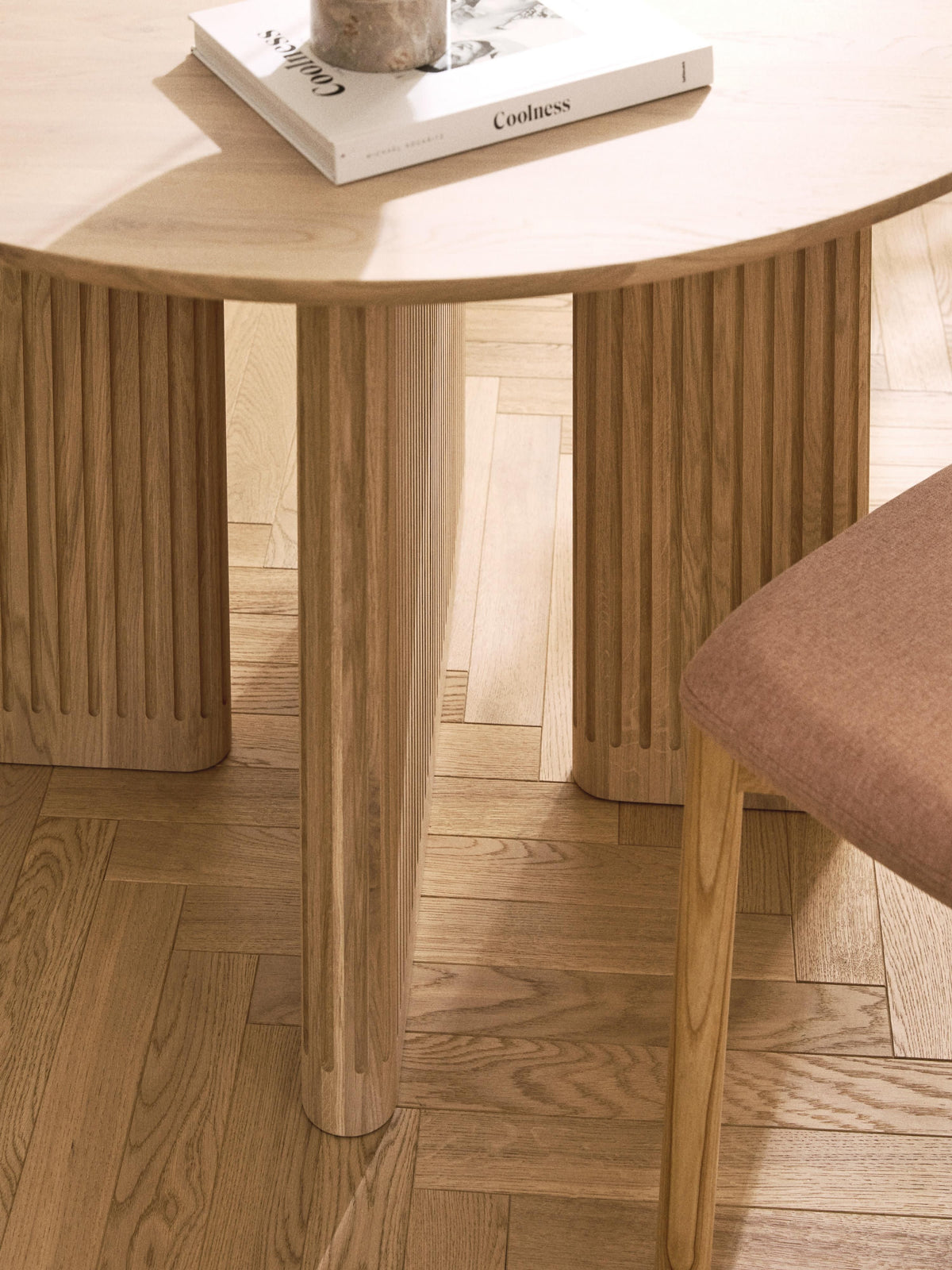 Jolka Round Oak Wood Dining Table, Ø 120 cm