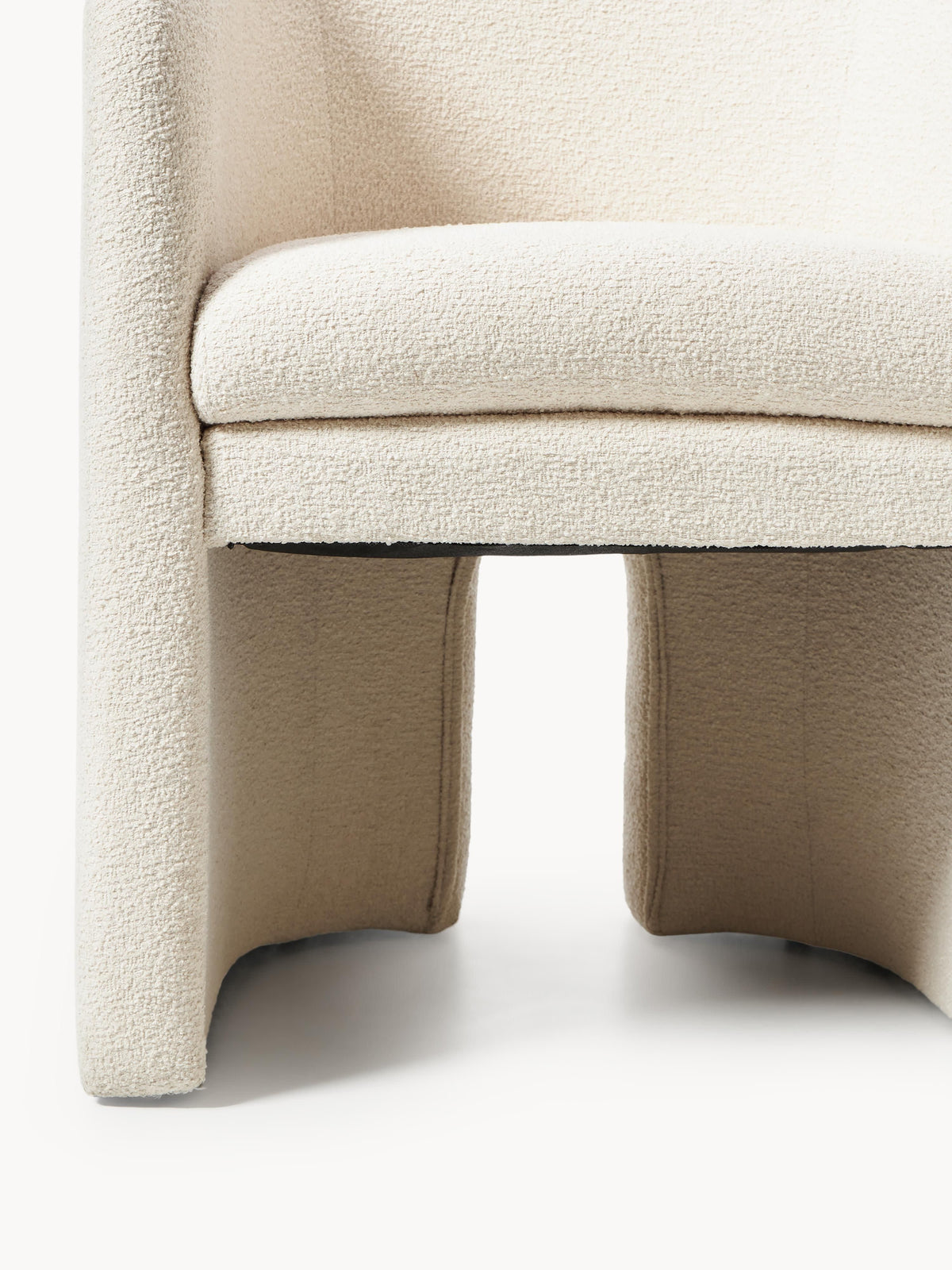 Mairo Bouclé Dining Chair with Armrests