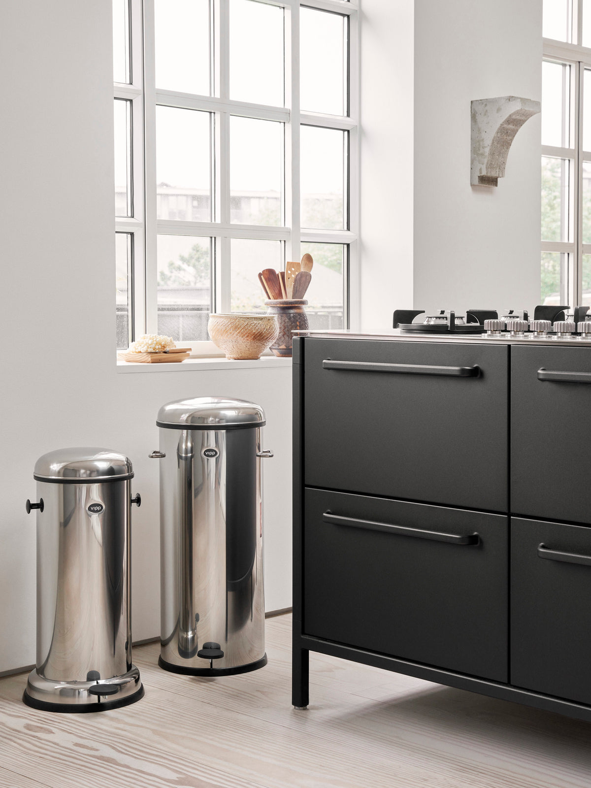 Vipp17 Waste Bin with Pedal Function
