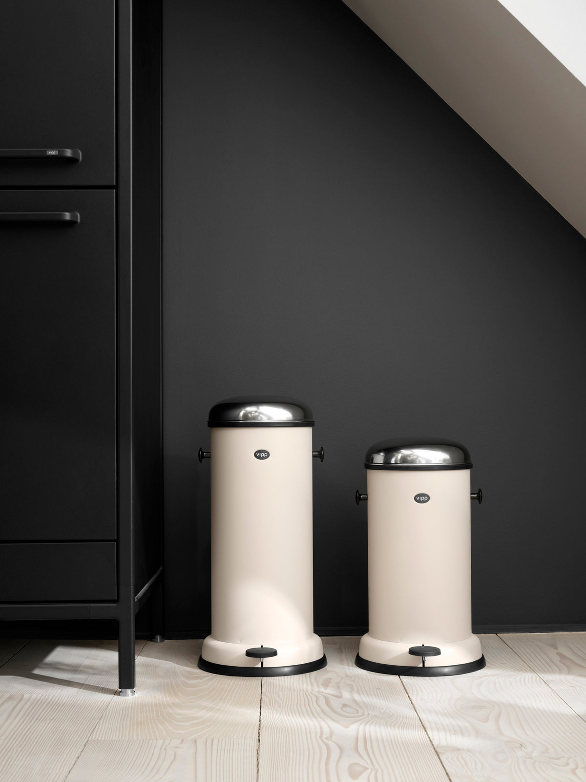 Vipp16 Waste Bin with Pedal Function