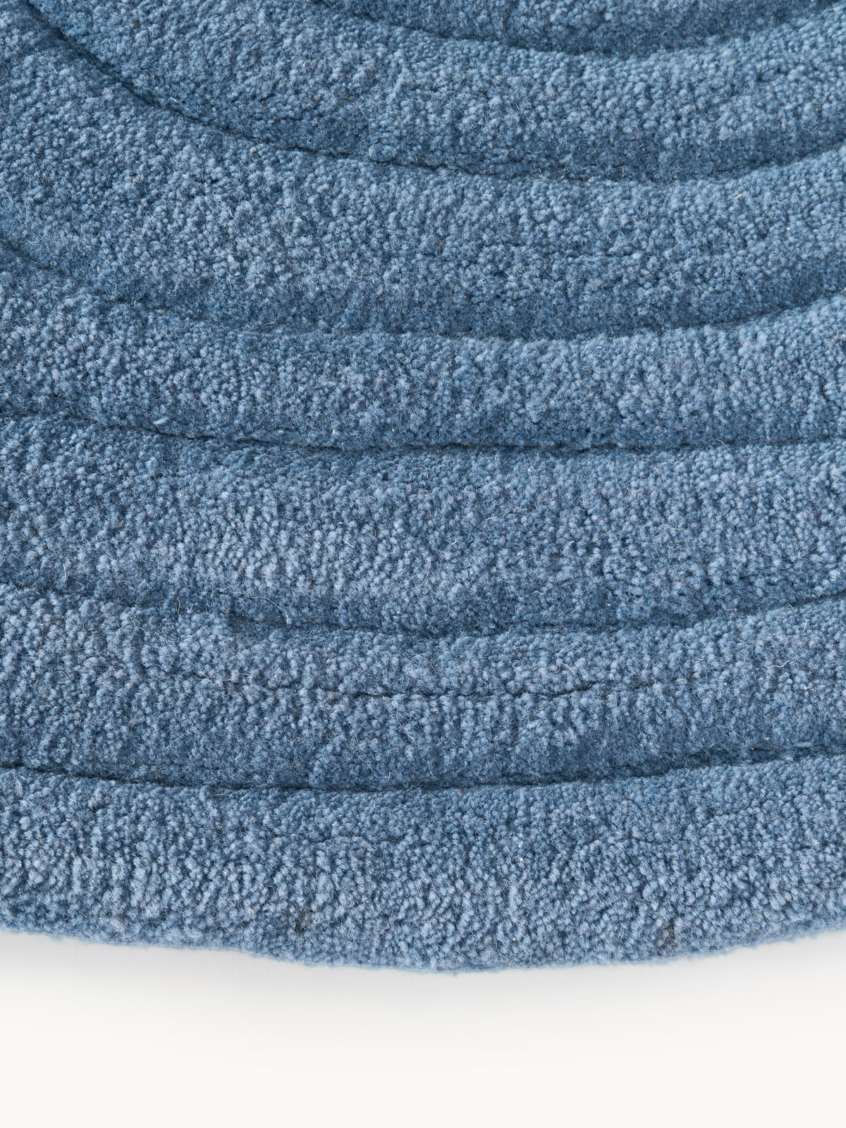 Aliza Organic-Shaped Hand-Tufted Wool Rug