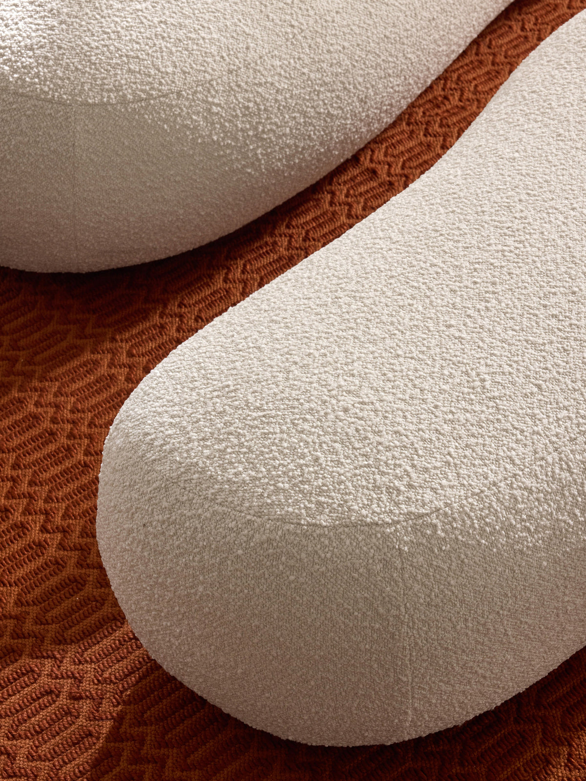 Alba Bouclé XL Ottoman
